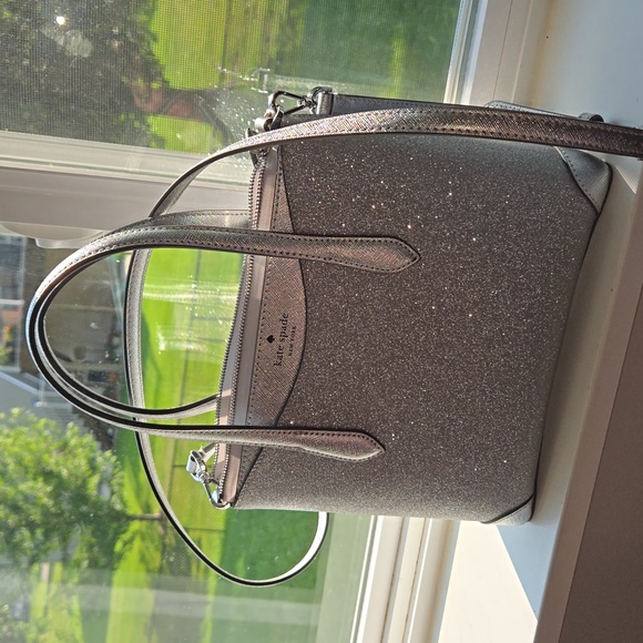 kate spade Handbags - EUC kate spade sliver glitter cross body